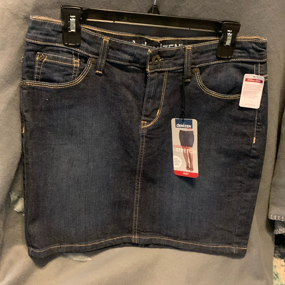 Denim  Levi’s stretch skirt NWT